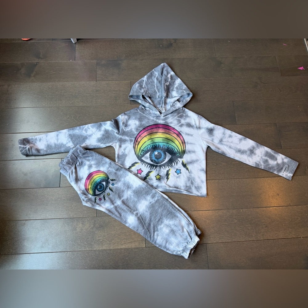 Designer From Denny’s! Kids Tie-Dye Rainbow Eye Set